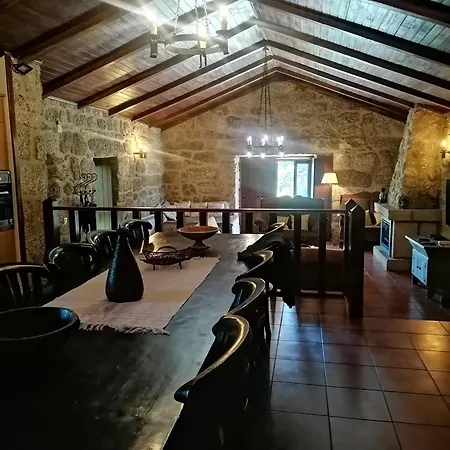 Casa De Ferias Do Parque Da Peneda Geres * Вила-Верди