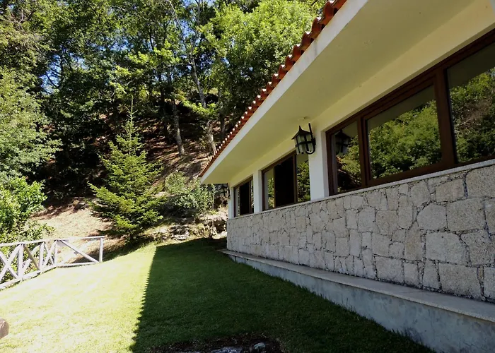 Casa De Ferias Do Parque Da Peneda Geres * Vila Verde (Braga)