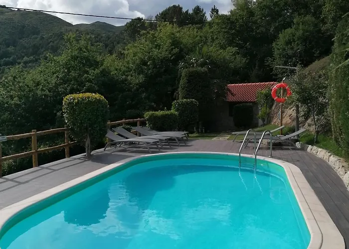 Casa De Ferias Do Parque Da Peneda Geres * Vila Verde (Braga)