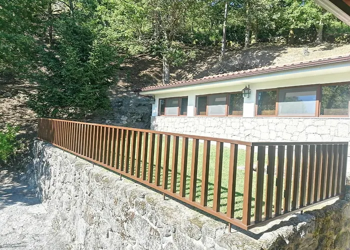 Casa De Ferias Do Parque Da Peneda Geres * Vila Verde (Braga)